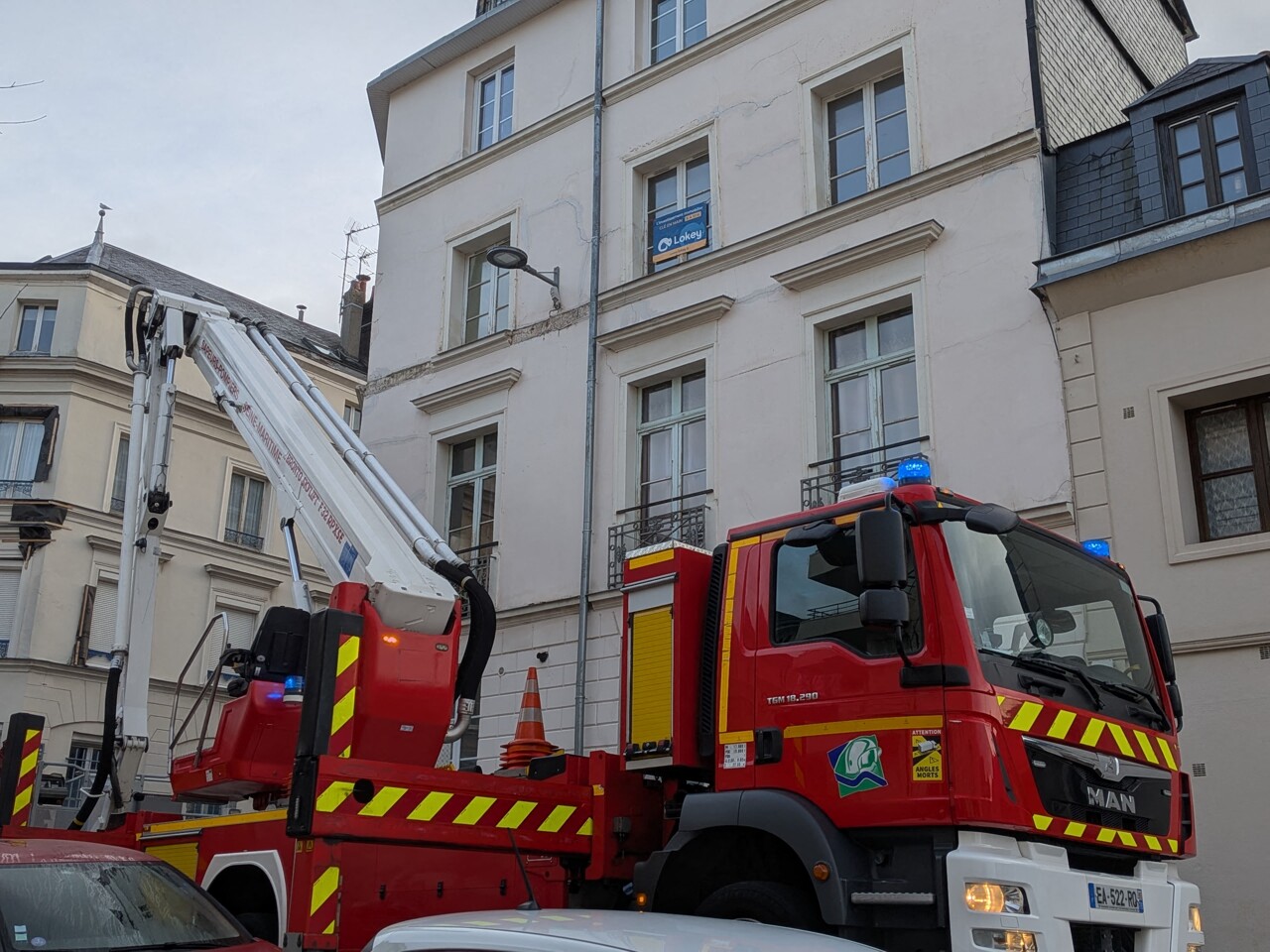 que s'est-il passé ce vendredi près de la préfecture à Rouen ?