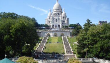 dormir pour 15 euros au Sacré-Cœur à Paris, c'est possible, mais il y a une contrepartie
