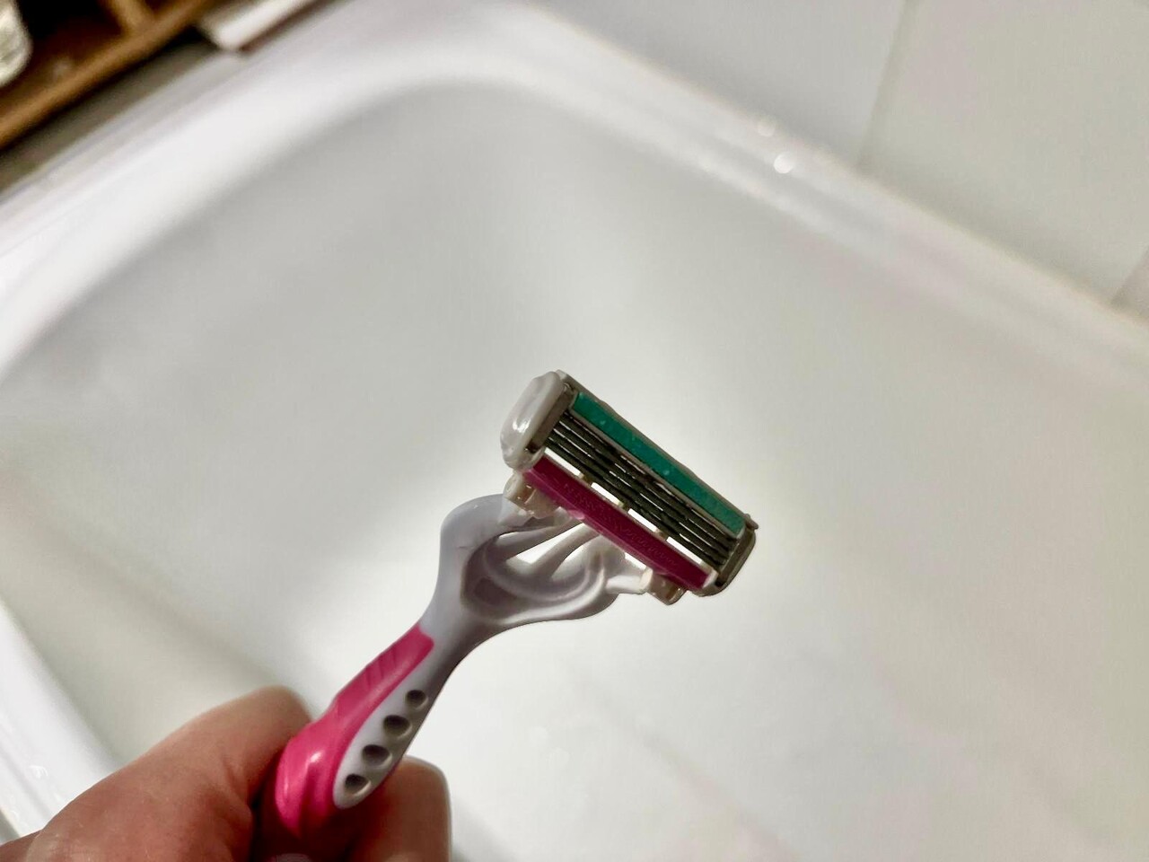 il scarifie sa copine, "pour que ce soit bien fait"