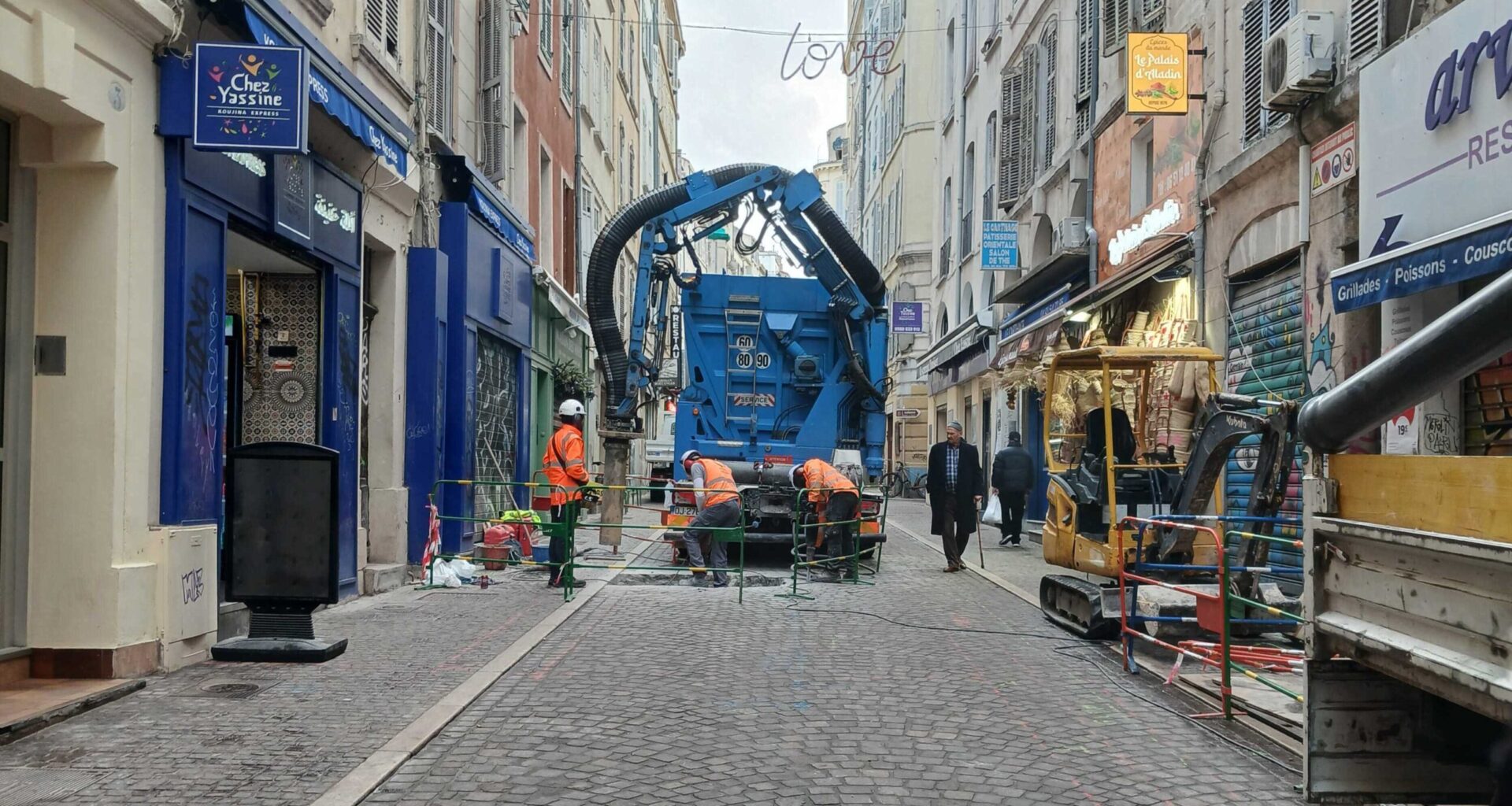 La métropole éventre les rues toutes neuves de Noailles pour réparer des réseaux d'égouts