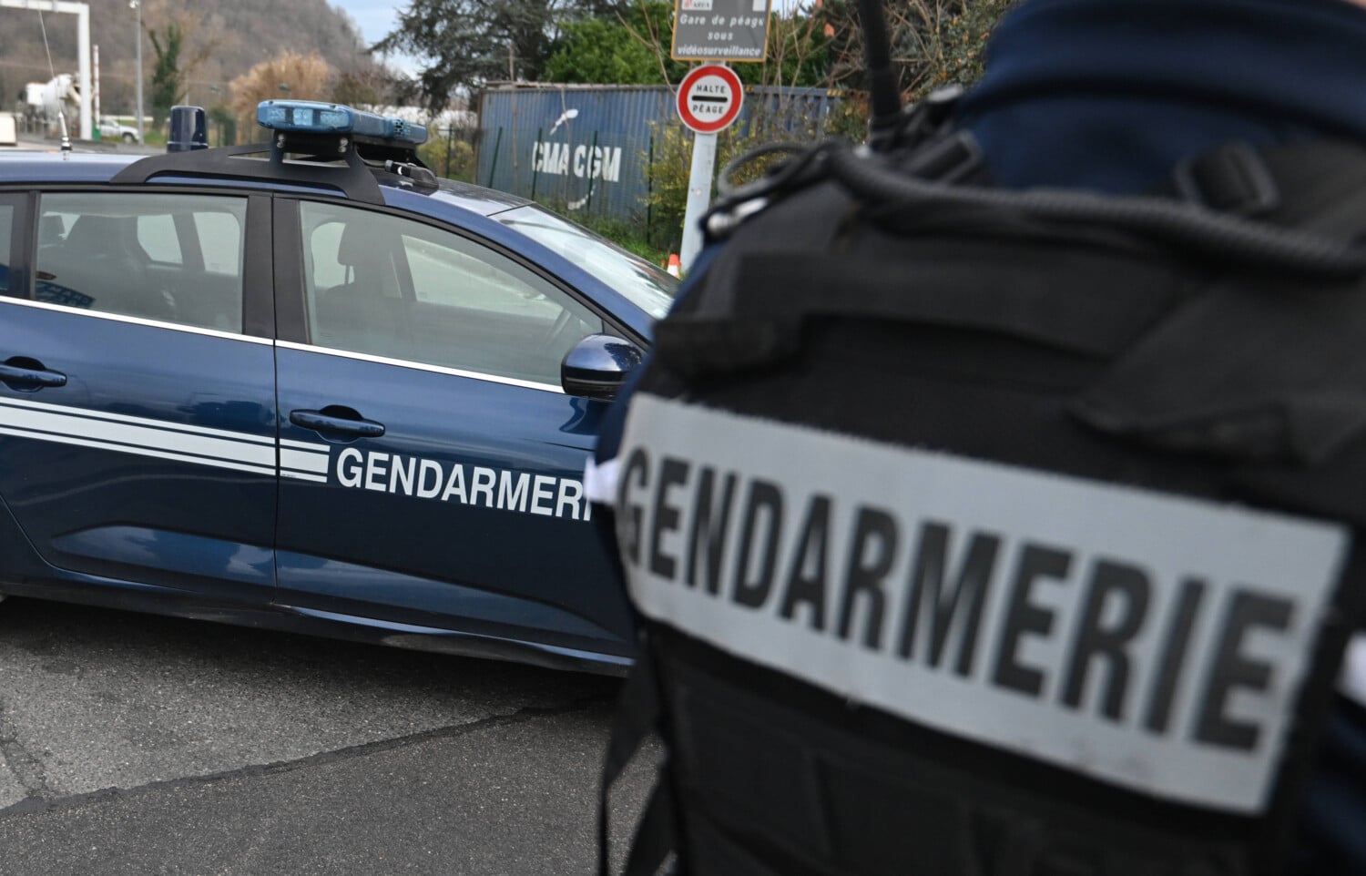 Il arrive au rendez-vous pour échanger sa moto, il se retrouve avec une arme braquée sur lui