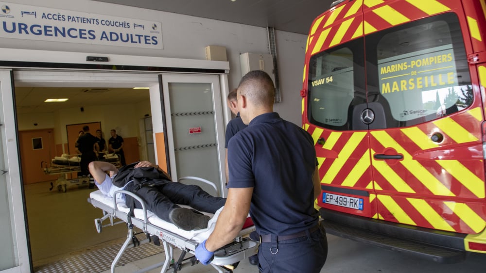 Il dérobe des cartes bleues et une Audi aux urgentistes de la Timone et est retrouvé à Aix ivre chez un commerçant.