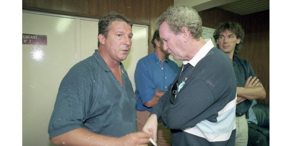Rolland Courbis avec le président de l'OM Robert Louis-Dreyfus en 1998, lors d'un déplacement à Metz. L'OM s'imposera 0-1 sur un but de Jocelyn Gourvennec. Photo Alexandre Marchi