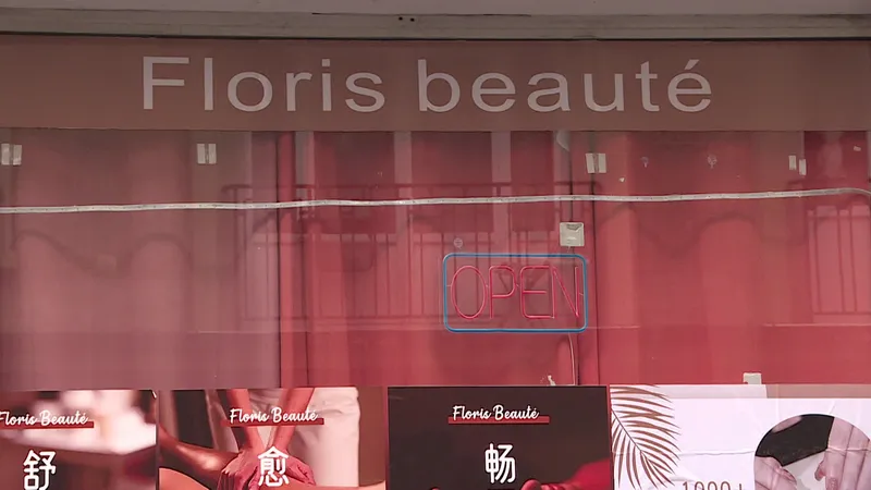 Lors de l'audience, l'une des gérantes a reconnu que des clients avaient bénéficié d'actes sexuels dans son établissement