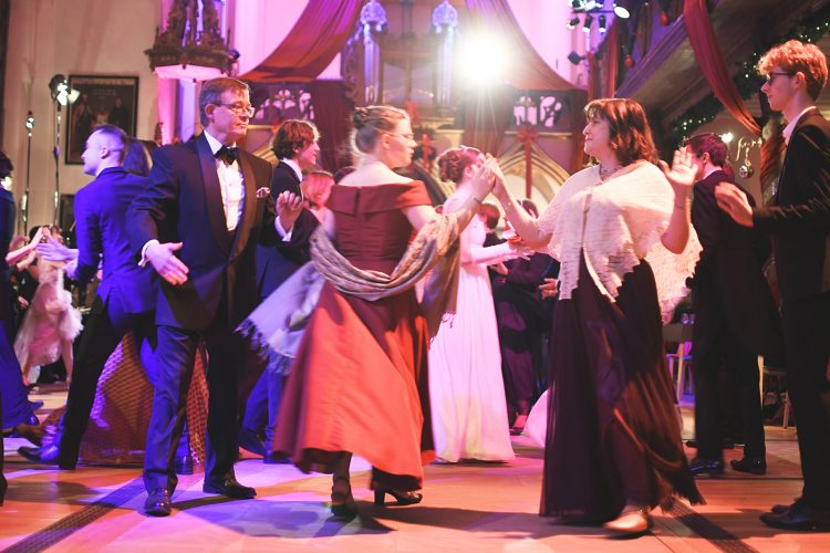 Saint Guillaume Bal Viennois Danse (36)