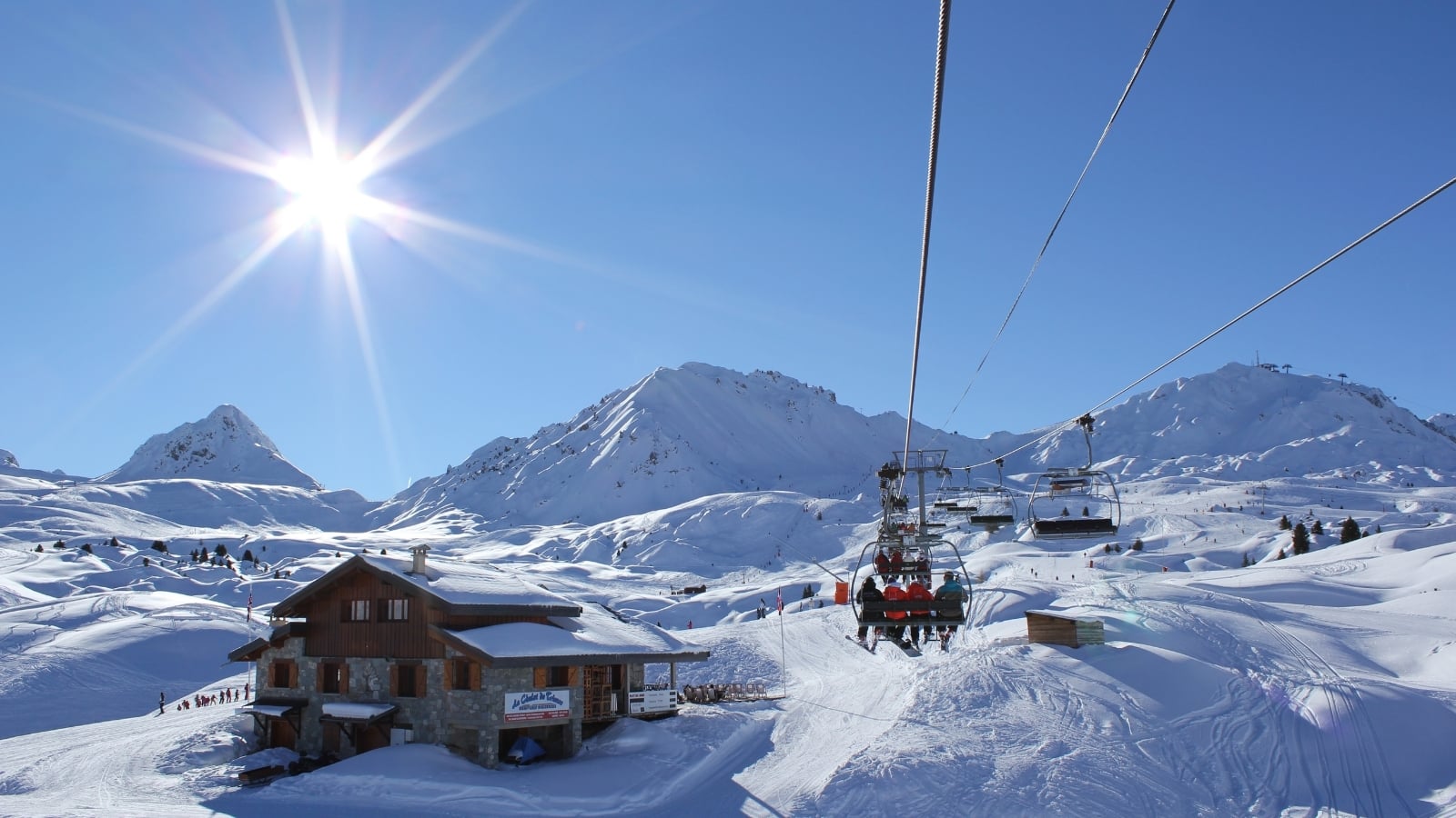 À seulement 1h de Nice, cette station de ski méconnue offre une vue unique entre mer et montagne