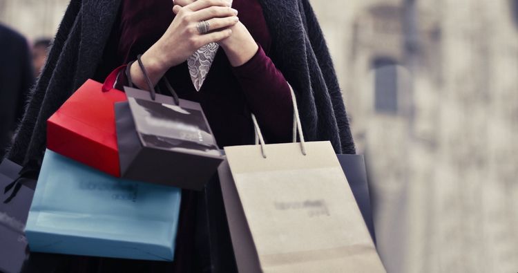 Les Franciliens font plus souvent leur shopping à pied