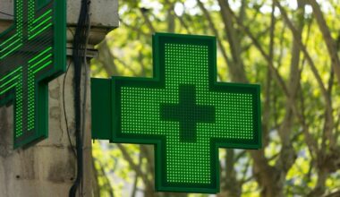 vendu en pharmacie, ce sérum post-ménopause gomme les taches et les rides profondes en quelques semaines