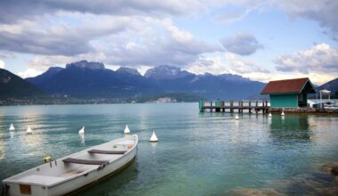 "C'est mon enfance", sa sublime maison de famille au bord du lac d'Annecy