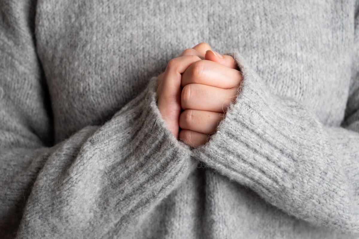 Mains froides en permanence ? Ce mini-test en 5 questions permet de savoir s’il s’agit du syndrome de Raynaud