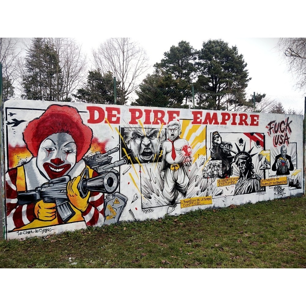 une grande fresque contre l'impérialisme des USA à Nantes