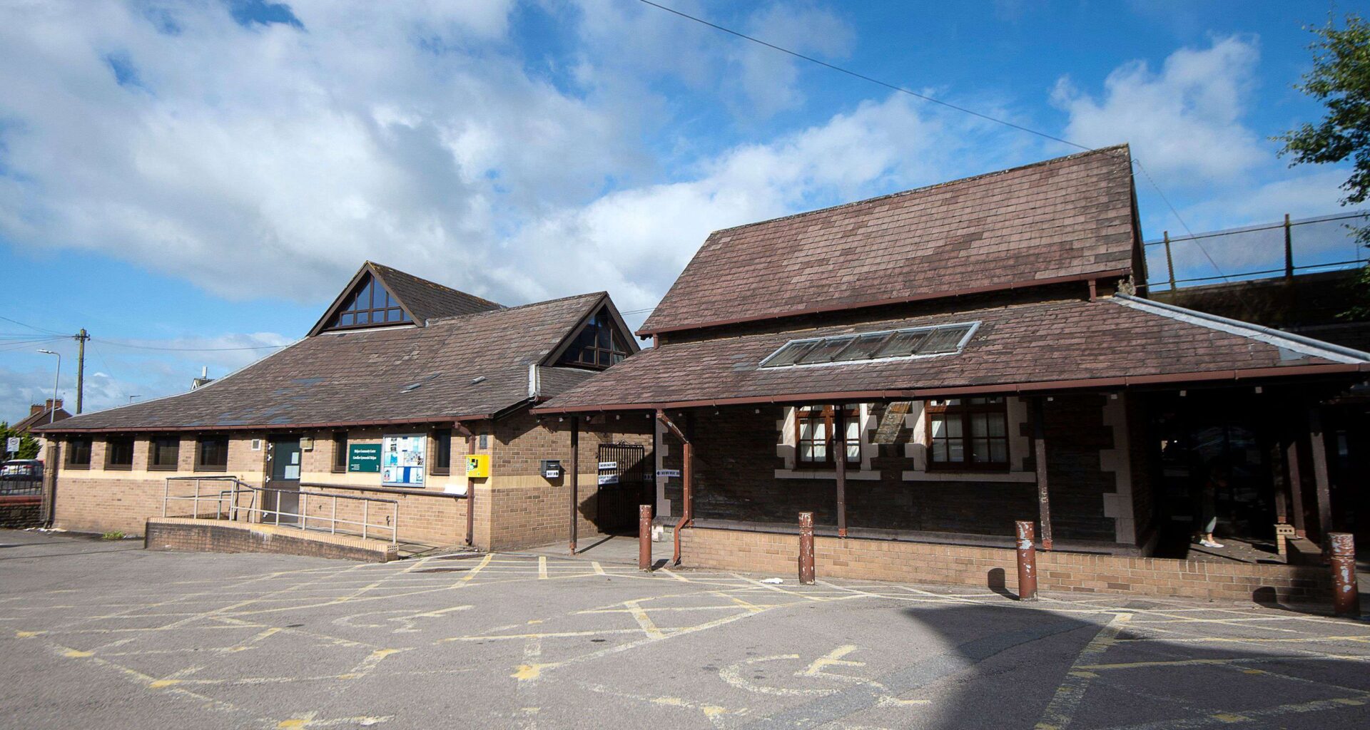 Deux sœurs séparées après le meurtre de leur mère se retrouvent 50 ans plus tard