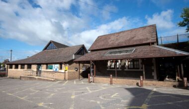 Deux sœurs séparées après le meurtre de leur mère se retrouvent 50 ans plus tard