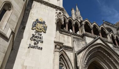 l'État condamné à verser 240 000 livres à un meurtrier islamiste placé à l’isolement