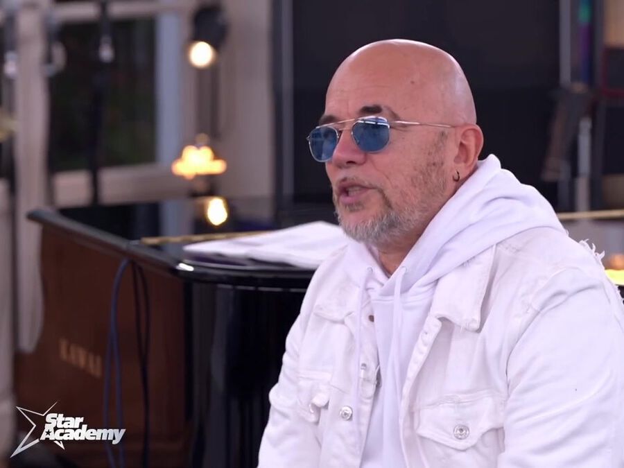 échange tendu entre Nikos et Pascal Obispo, “Arrêt ...