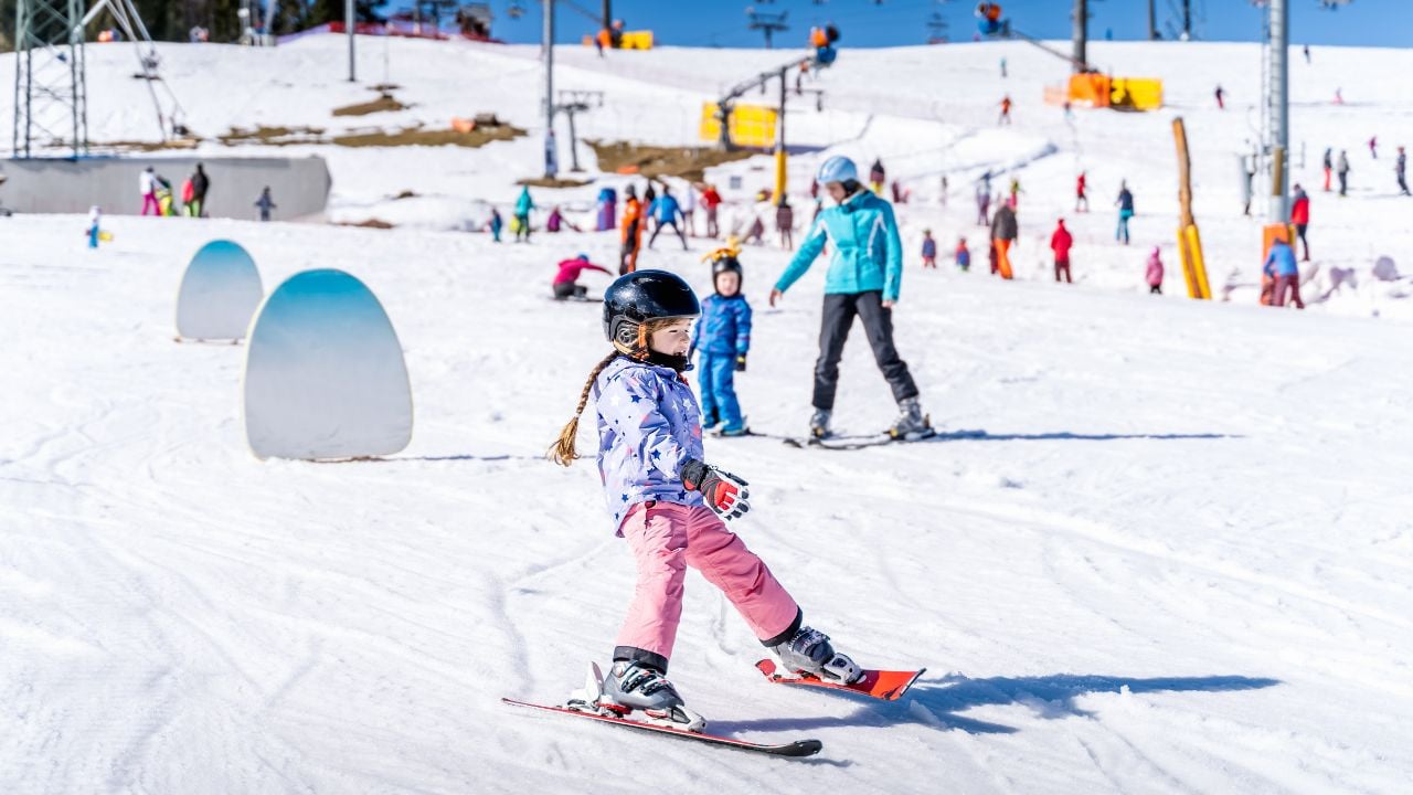 À la fois charmantes et pratiques, ces stations de ski dans les Alpes sont idéales pour les familles avec enfants
