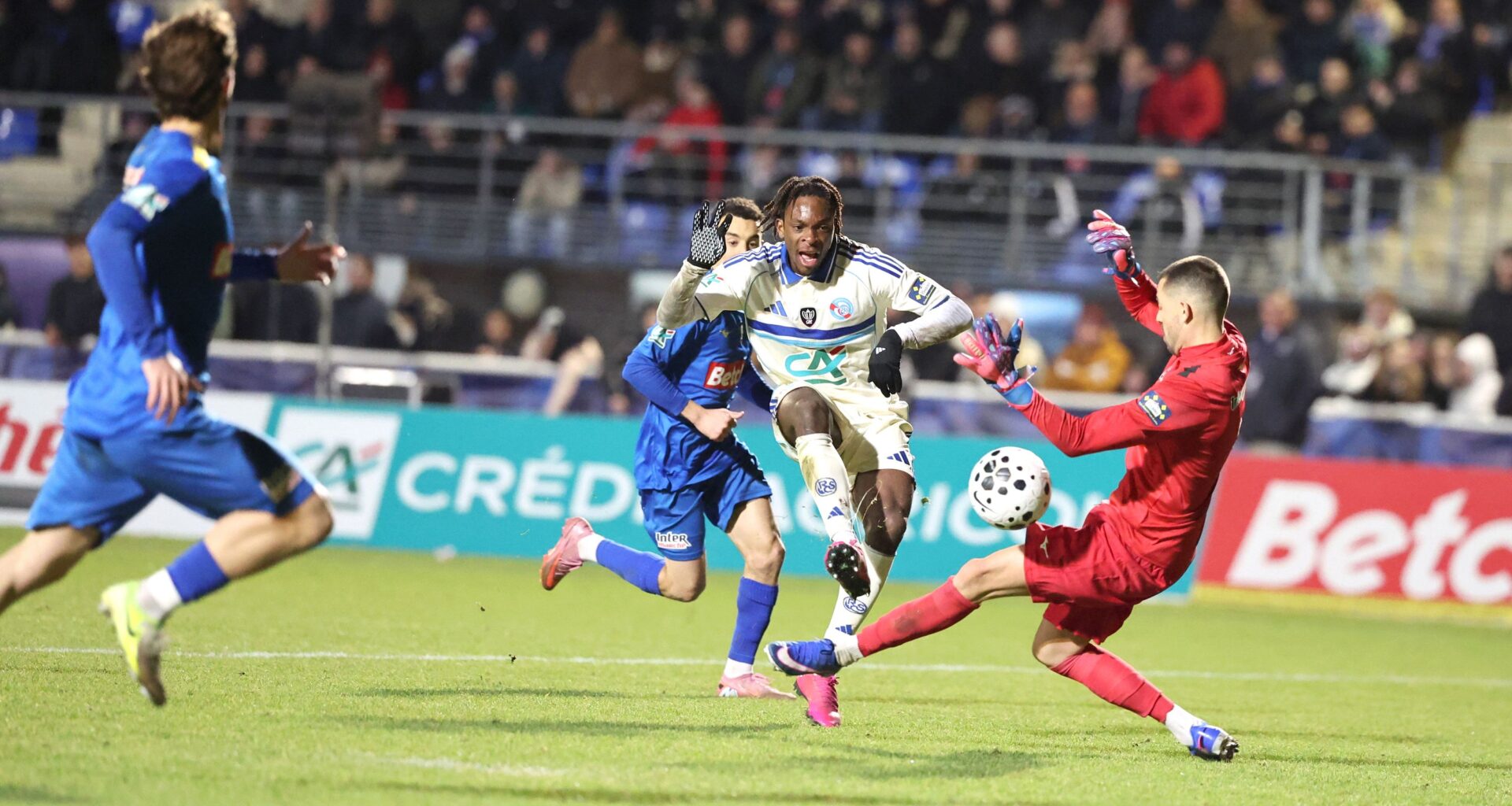 Strasbourg évite le trou normand et file en 8es de finale