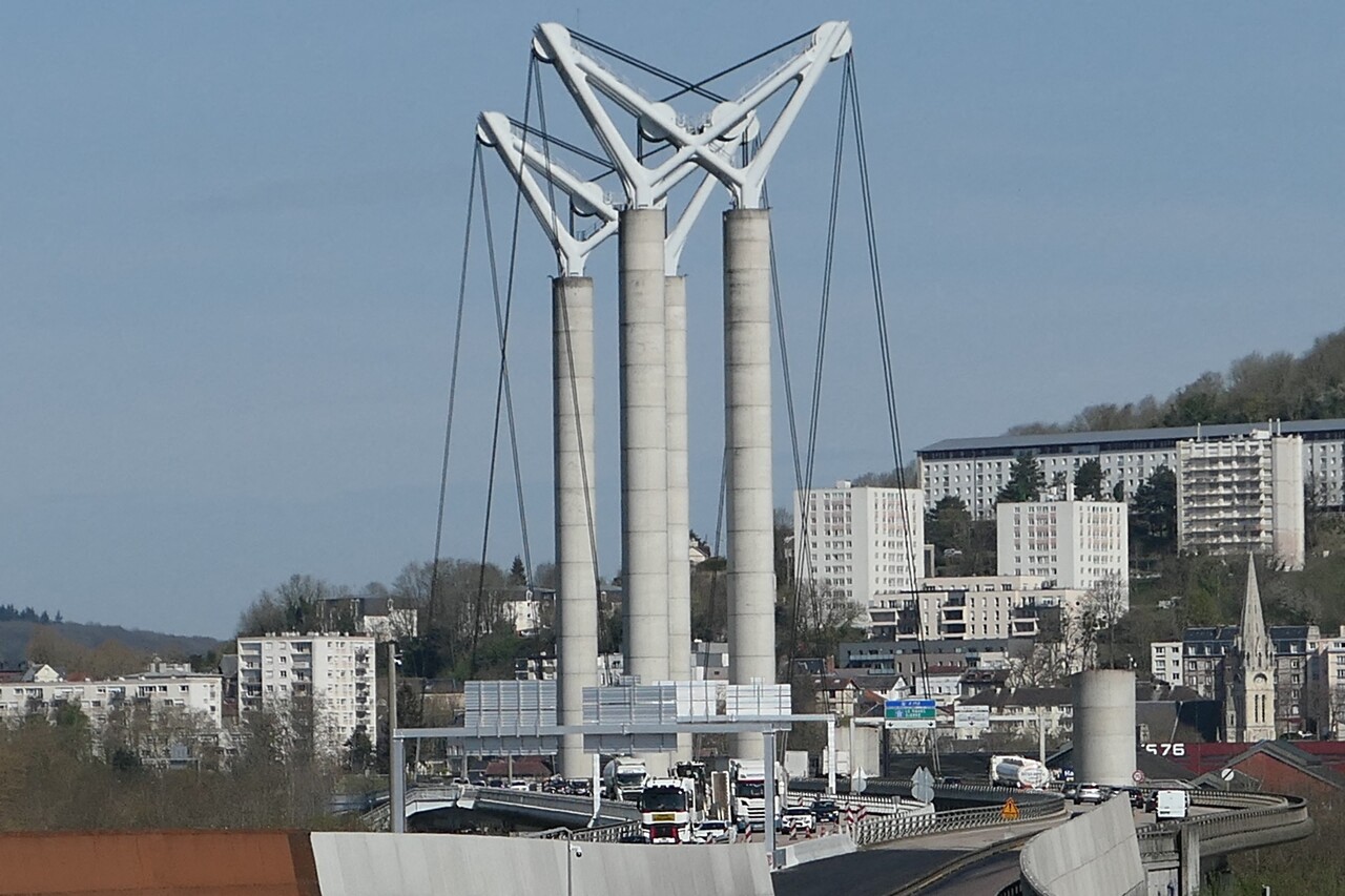 Le pont Flaubert à Rouen doit se lever pour accueillir le navire Le Français : voici les déviations