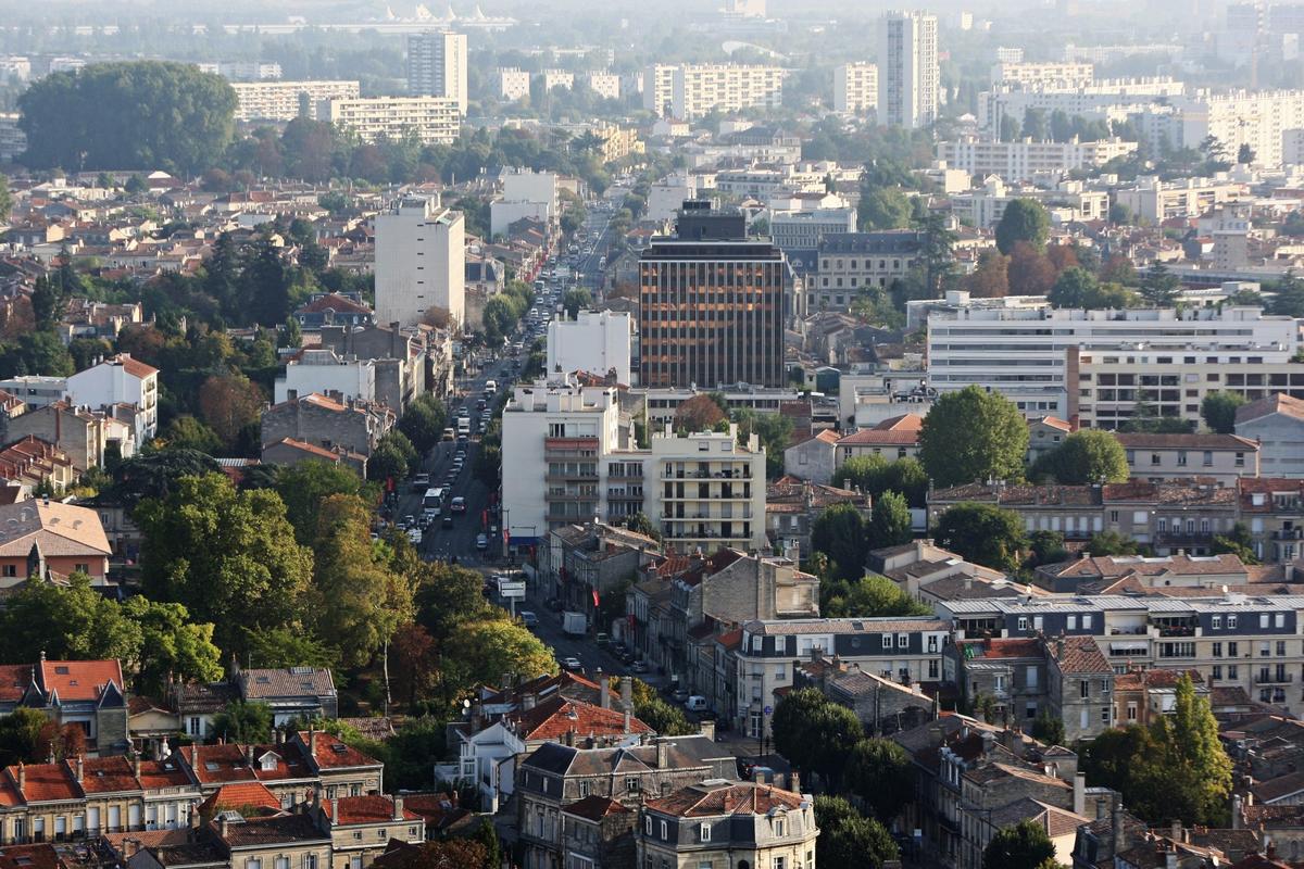 Pourquoi appelle-t-on « barrières » les entrées de Bordeaux sur les boulevards ?