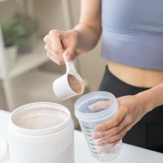 Le HBM est utilisé pour améliorer les performances sportives et la récupération. © KMPZZZ, Adobe Stock