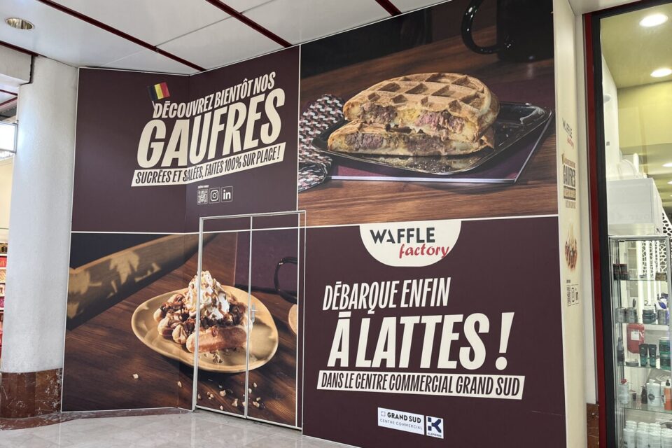 Waffle Factory propose des gaufres salées pensées comme de véritables repas, aux côtés de recettes sucrées emblématiques.