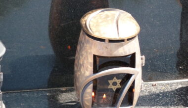 Le long combat d'un fils contre la Ville de Paris après la crémation de sa mère juive