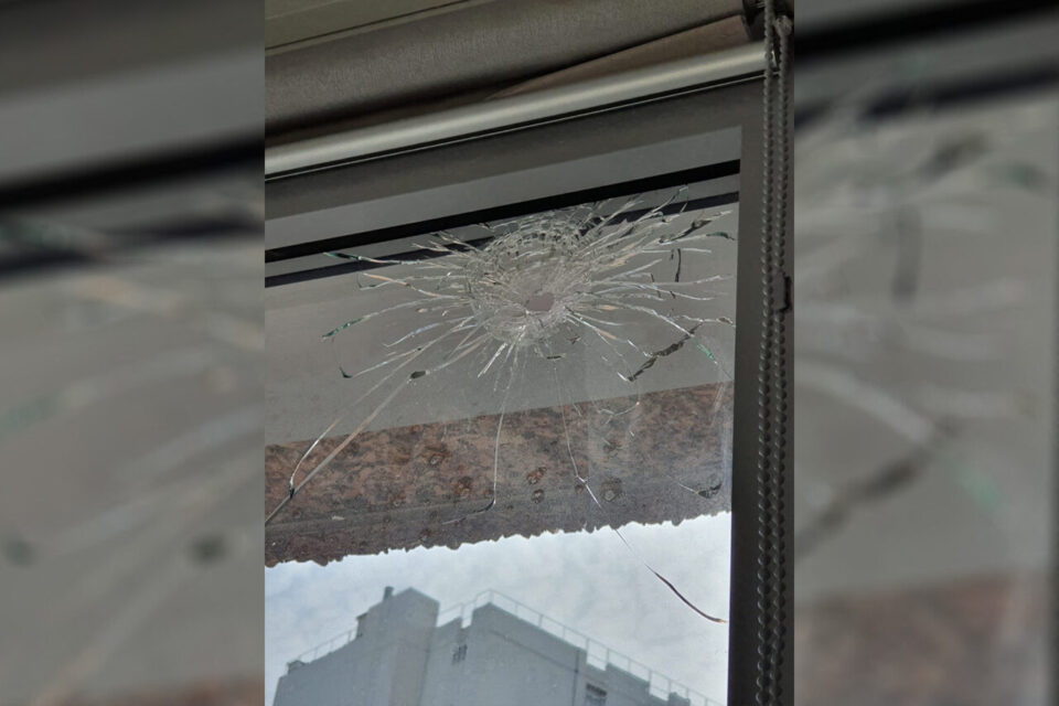 Deux vitres ont été brisées par des tirs d'armes à feu dans les locaux d'Orange à Marseille.