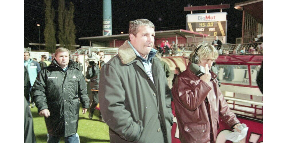 Toujours sur le banc de Marseille et toujours lors de la saison 1998/99. Le 10 novembre, l'OM de Rolland Courbis l'emportera 3-2 à Picot. Photo Alexandre Marchi