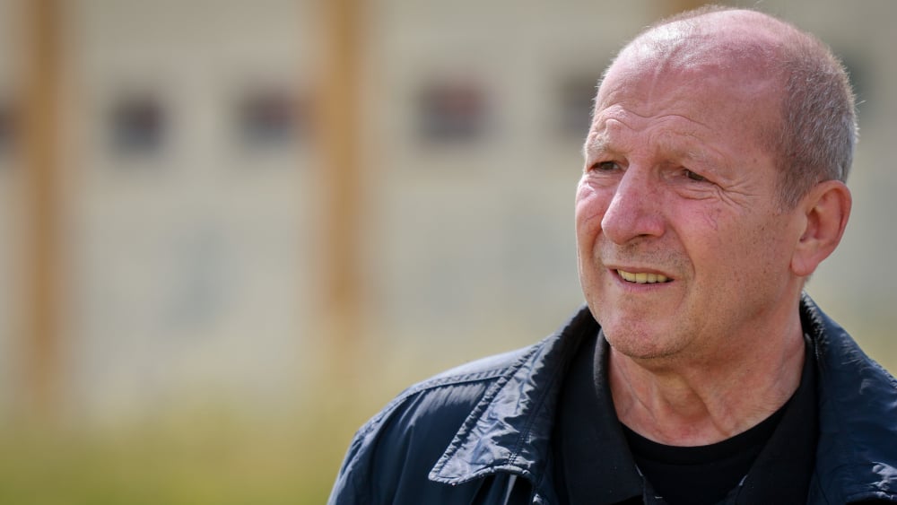 un regroupement prévu par les groupes de supporters lors des obsèques de Rolland Courbis samedi