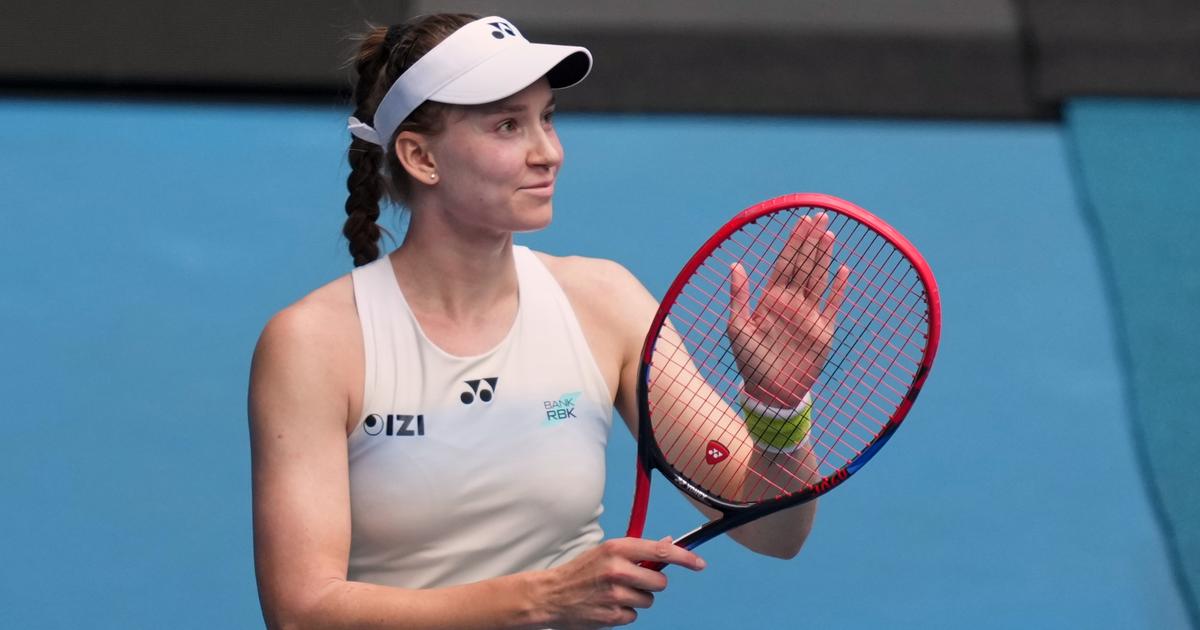 Rybakina écarte Swiatek et retrouvera Pegula en demie