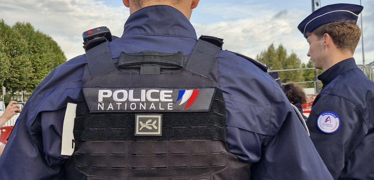 Près de Rouen. Alcoolisé au volant, il percute une autre voiture et termine la nuit au poste