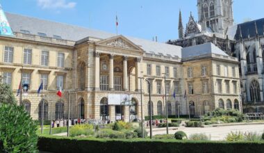 Métropole Rouen Normandie. L'hôtel de Ville et la Halle aux toiles ont été inscrits aux Monuments historiques