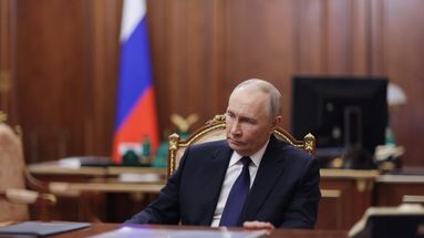 "Un jeu paradoxal" : pourquoi la Russie se fait discrète sur la crise qui secoue l'Iran 