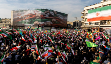 Khamenei transforme les rassemblements pro-régime en avertissement aux USA | Toute l’actualité en France et dans le Monde