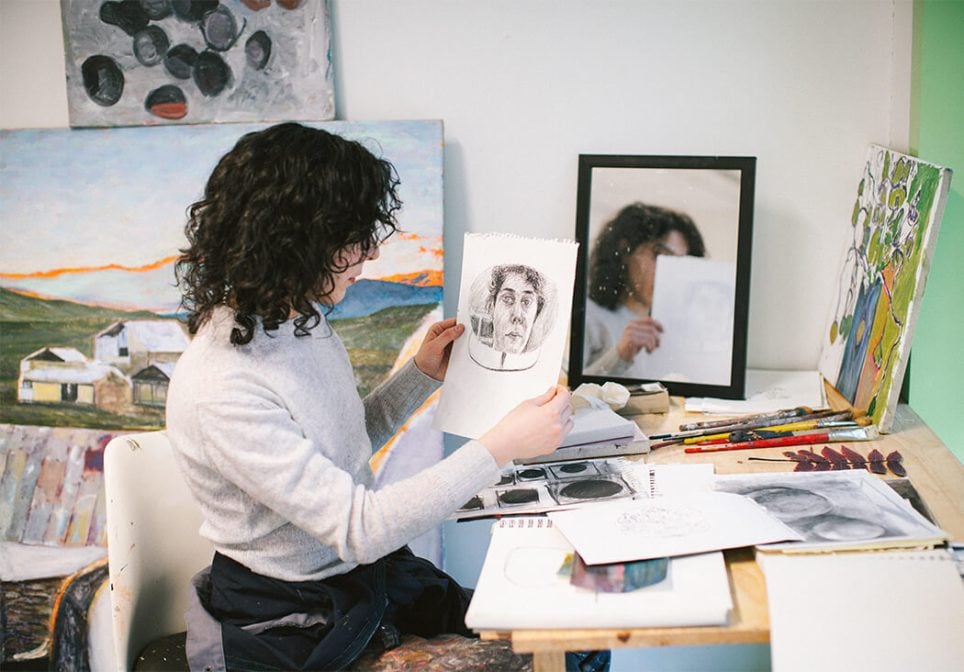 Elene Shatberashvili produit un autoportrait une à deux fois par an depuis la fin de ses études