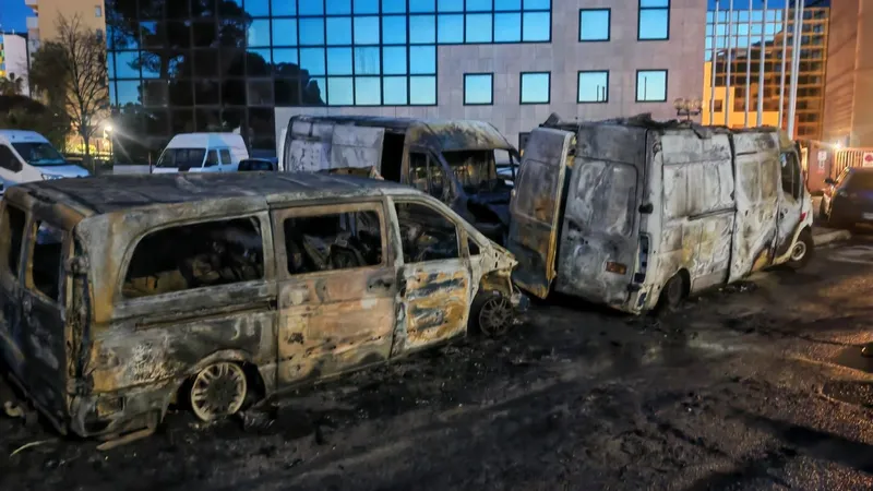 Véhicules brûlés aux Moulins à Nice