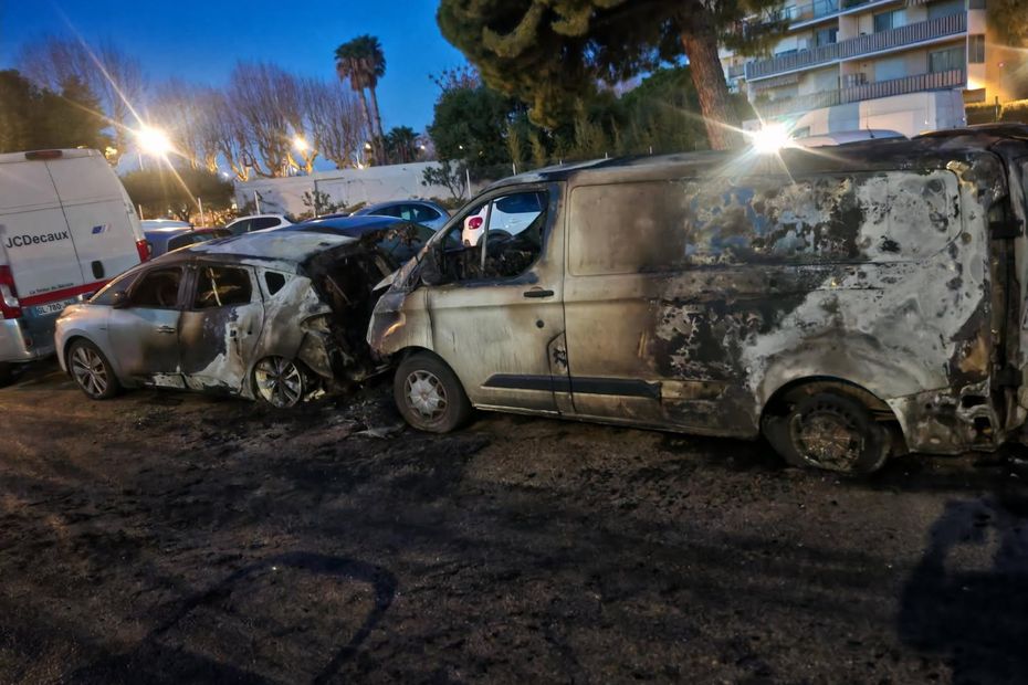 EN IMAGES. Plusieurs véhicules brûlés dans le quartier des Moulins à Nice pendant la nuit