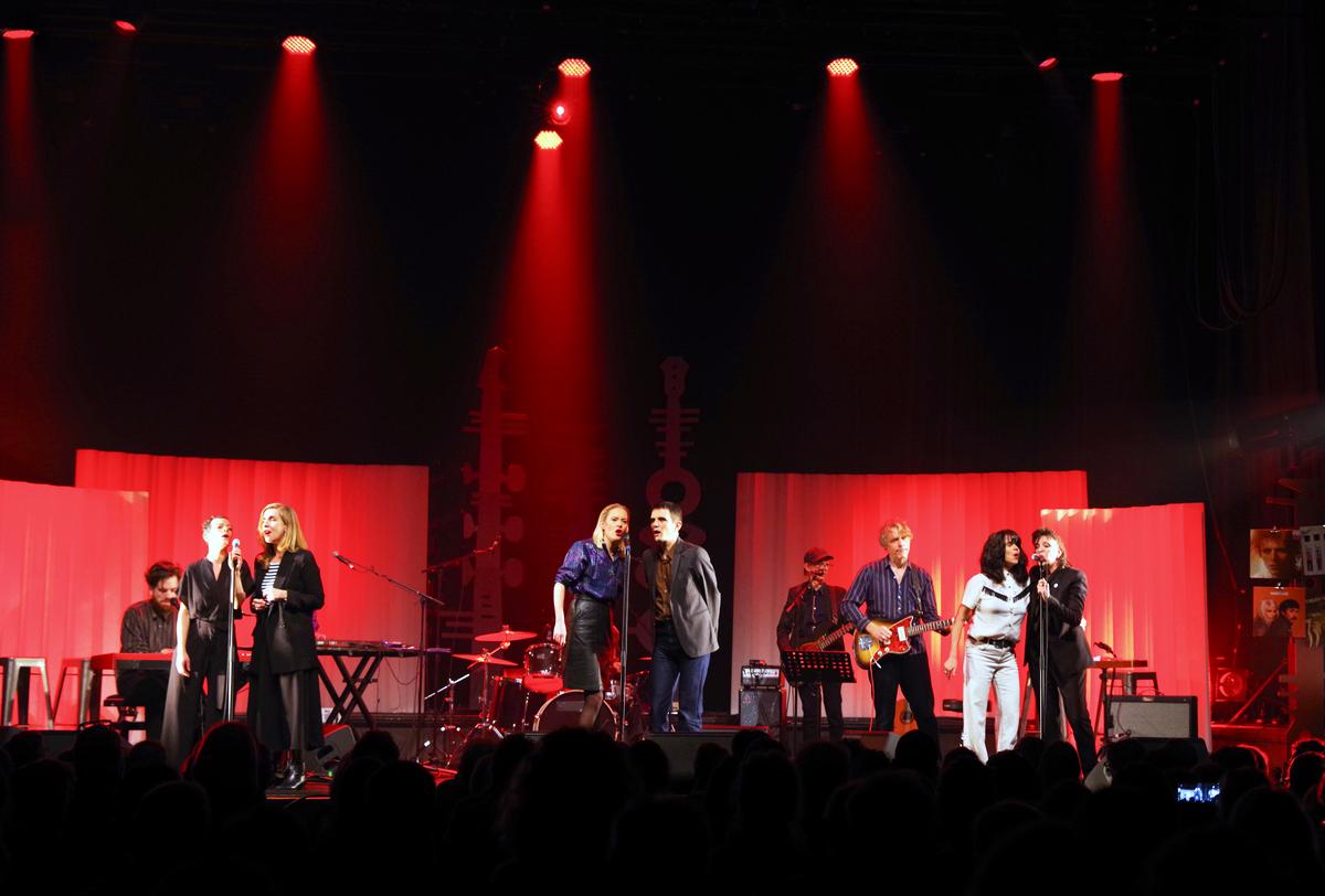 ils racontent et chantent l’album de leur vie à Cenon, près de Bordeaux