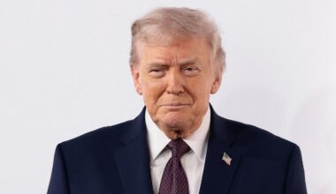 Donald Trump menace l'animateur des Grammy Awards 2026 de poursuites