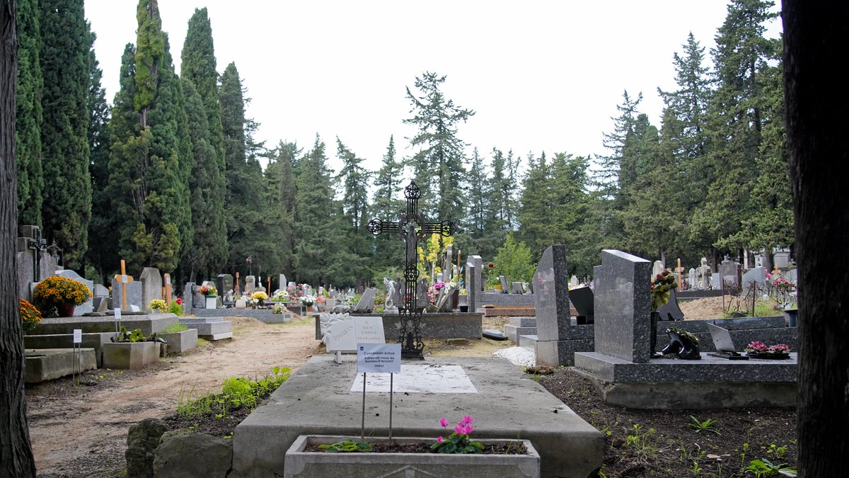 Les intempéries fragilisent trois cents tombes du cimetière Saint-Lazare