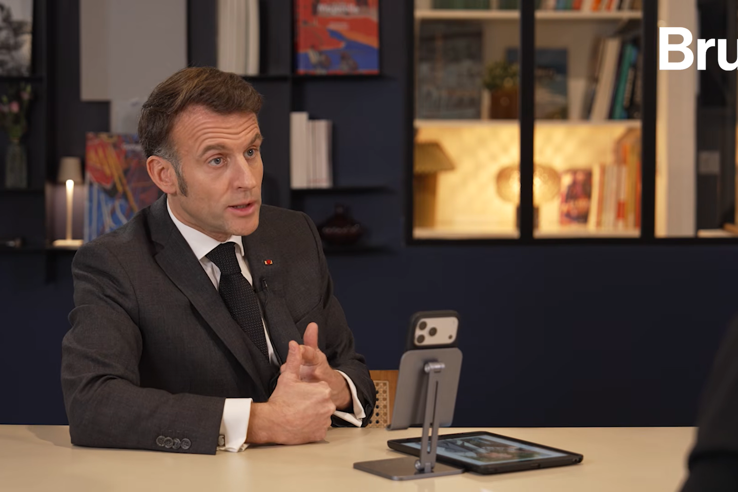 les acteurs français du secteur s’inquiètent des accusations d’Emmanuel Macron, entre « incompréhension et sidération »