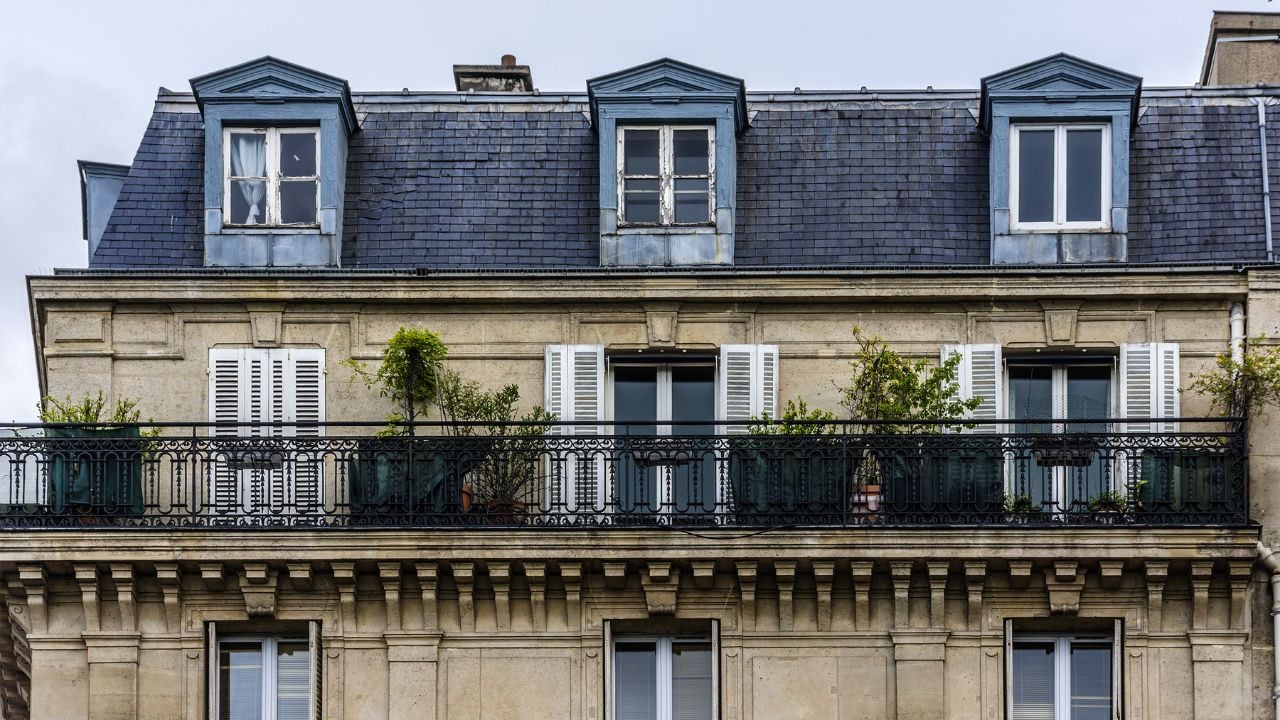 En couple avec Florent Manaudou ? Elsa Bois (DALS) ouvre les portes de son appartement "mignon et bien rangé"