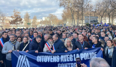 environ 1500 personnes défilent avec la police à l'appel d'Alliance, plusieurs élus et candidats présents dans le cortège