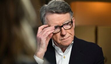 Peter Mandelson, la chute violente du « Prince des ténèbres » britannique, emporté par l’affaire Epstein