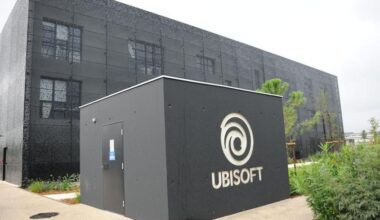 restructuration, plan d’économies et appel à la grève des salariés