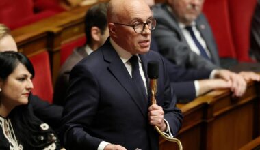 il doit choisir entre l’alliance avec les socialistes et l’union des droites»