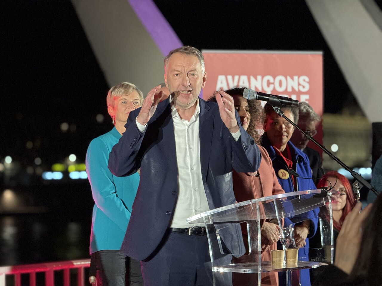 Bruno Bernard défend son projet face au "vieux monde"