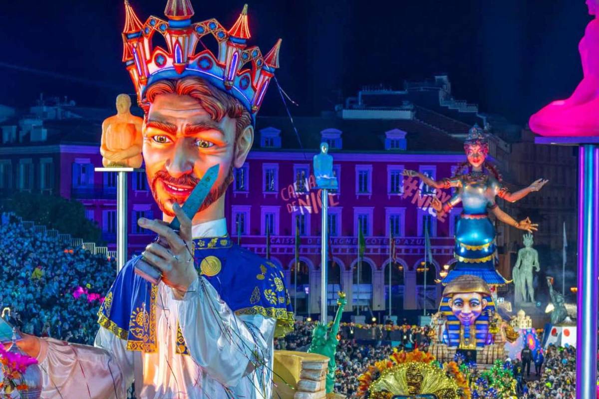 Défilés nocturnes du Carnaval de Nice