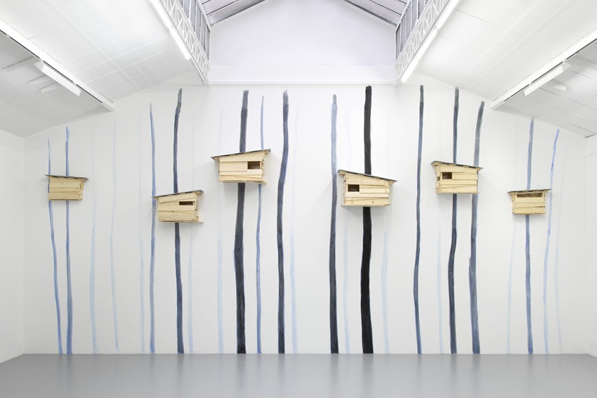 Tadashi Kawamata, Tree hut on the wall, 2026, technique mixte, dimensions variables © Mennour