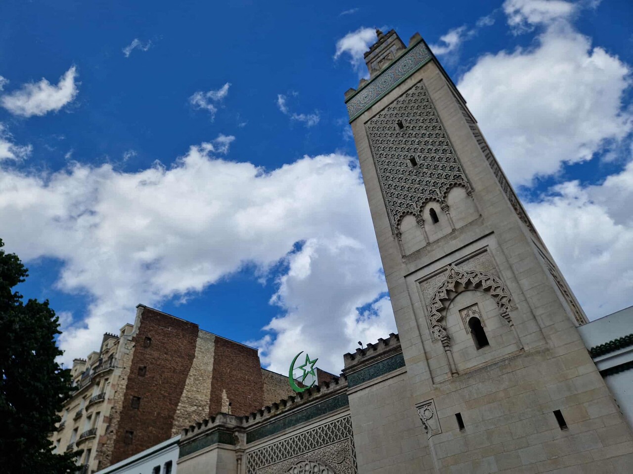 ce qui se cache derrière les murs de la Grande Mosquée de Paris